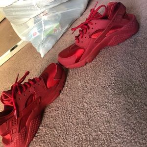 Red nike hurraches